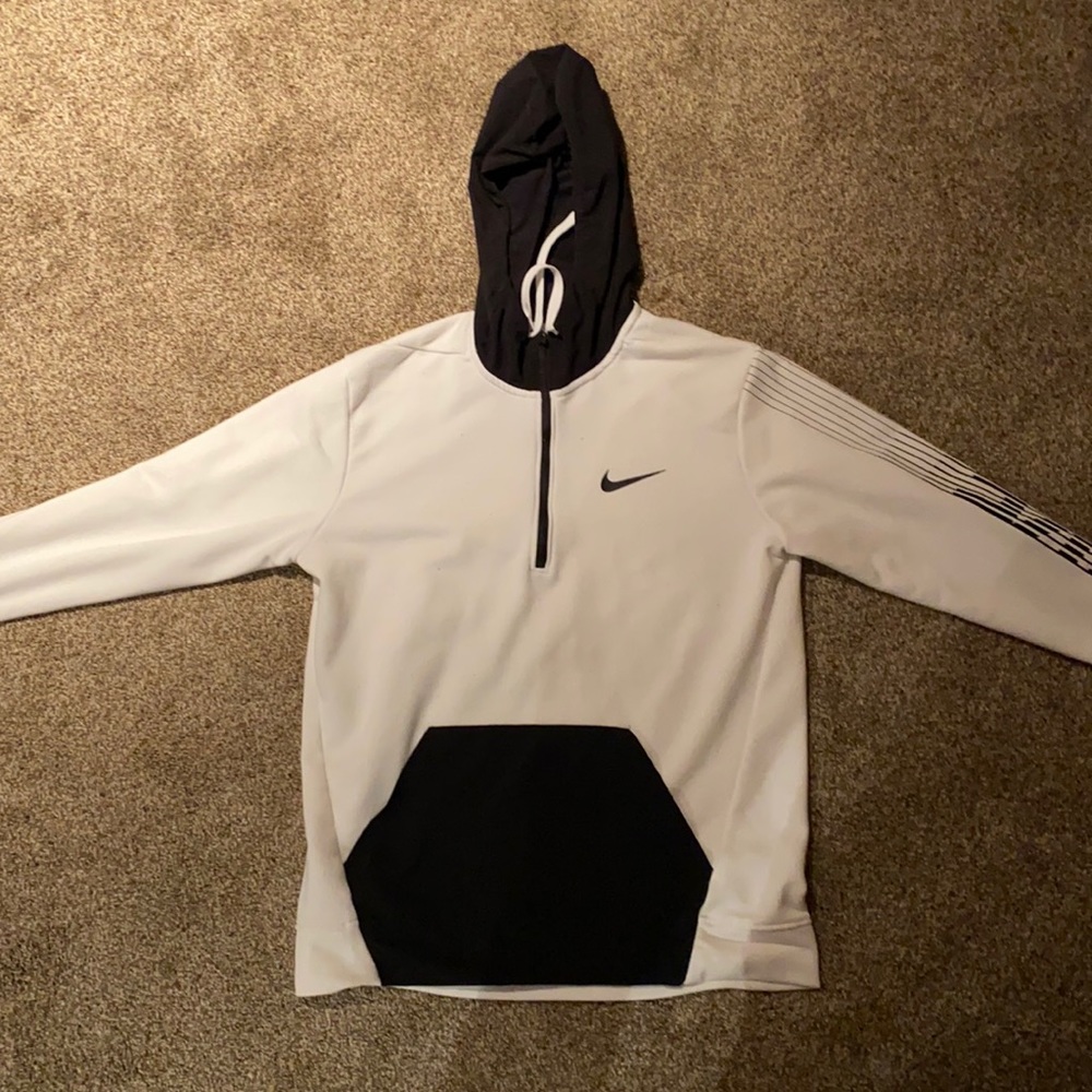 Nike dry white fit hoodie size medium